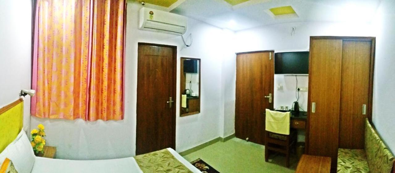 Airport Sky Inn Homestay Jaipur Eksteriør billede