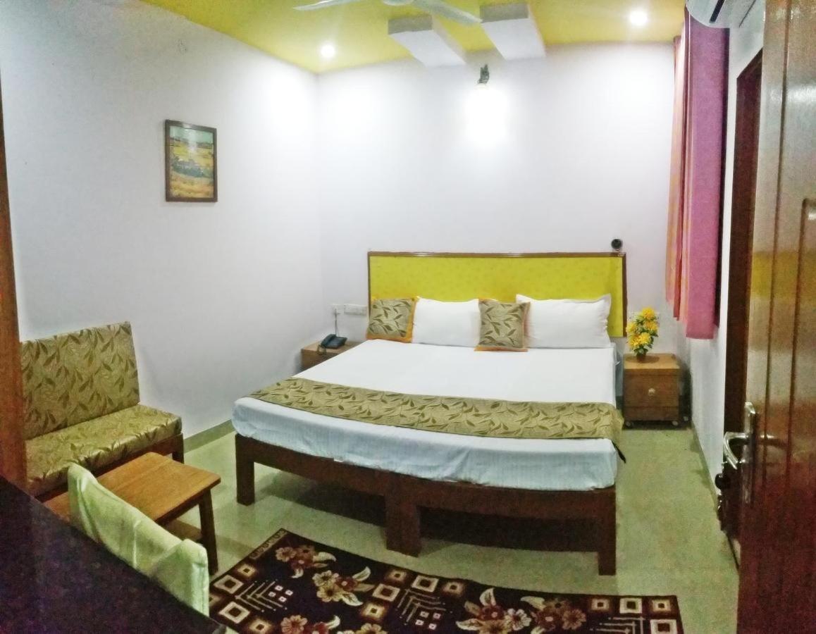 Airport Sky Inn Homestay Jaipur Eksteriør billede